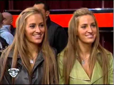 Showmatch 2010 - Hoppe se "come" a las mellizas mimosas