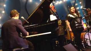 Jon McLaughlin & Sarah Scharbrough - Jingle Bells (Indianapolis 12/19/14)