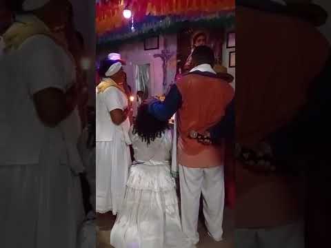 Obrigação de filha de santo na tenda Santa Luzia de pai nego Caxias MA 