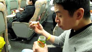 preview picture of video 'Drinking Corn Soup bought from Japanese vending machine'