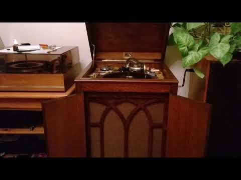 The Ink Spots & Ella Fitzgerald - That's the Way It Is - Brunswick 78rpm - HMV157 Gramophone