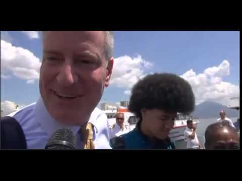 Anche il sindaco di New York, De Blasio, tifa Napoli