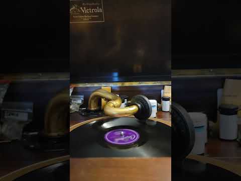 High Society - Pee-Wee Hunt his Orchestra Capital Records #15299 1947