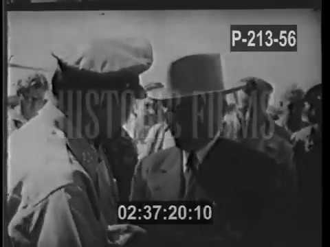 MACARTHUR AND TRUMAN MEET AT WAKE ISLAND - 1950S