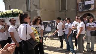 l-applauso-commosso-per-l-ultimo-saluto-a-francesco-di-chiara-a-frigento