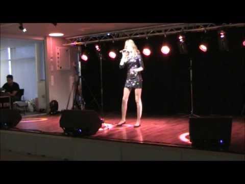 Moa Lindberg sjunger Give It To Me Right i Talangtävling Nässjö 2013