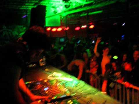 Microsis @ Quad : Grube & Hovsepian - Torque (Klauss Goulart Remix)