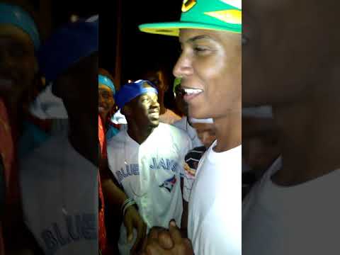 Mr muaks vs Viví Flow Batalla de Freestyle en la plaza guibia