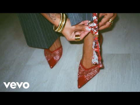 Skye Newman - Out Out (Official Audio)