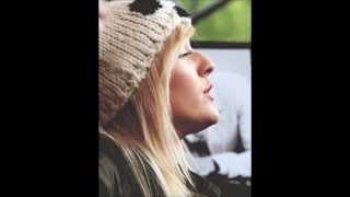 Ellie Goulding - Soho Square live (Kirsty MacColl cover) October 10th, 2010 London fan video