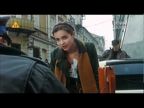 Uprowadzenie Agaty - sceny: pytanie o drogę i protest policji