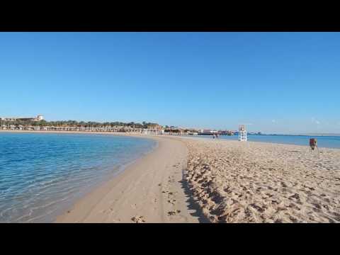 Море и пляж. Вид с песчаной косы