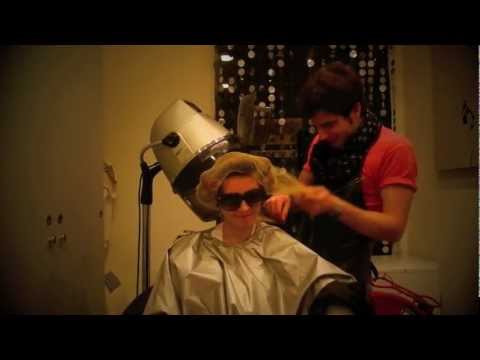 03.12.2011 ElettroFaul in Silvia Pontani's HairStylist Studio.mov