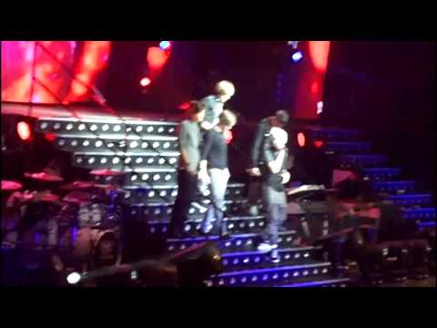 One Direction Sing Kids In America @ O2