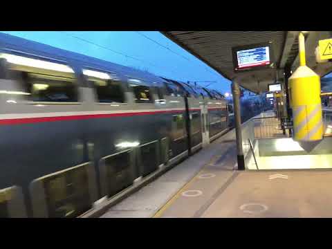 Passage sans arrêt d’un Omnéo à la Gare de Sartrouville