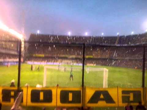 "YO PARO EN LA 12 LA HINCHADA MAS LOCA" Barra: La 12 • Club: Boca Juniors • País: Argentina