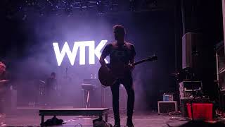 WE THE KINGS. "She Takes Me High" (Live In Wesley Chapel)