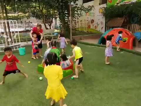 hoat-dong-cuoi-tuan-vui-nhon-be-choi-voi-nuoc