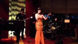 preview picture of video 'CAMILLE SY sings Fly me to the moon with TAKA at Hyatt Hotel Manila.MOV'