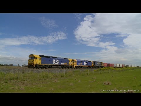 7902V Pacific National Mildura Intermodal Container Freight - PoathTV Australian Trains & Railways