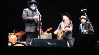 Merle Haggard and Willie Nelson - Old Fashioned Love - Working in Tennessee - Austin 11/11/2014