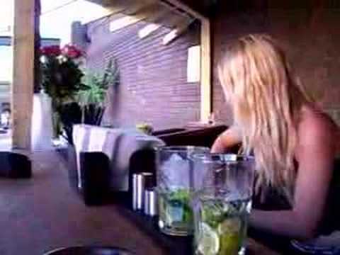 how to make a mojito with pia and polly / como hacer un mojito