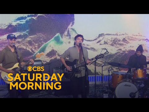 Saturday Sessions: The Barr Brothers perform "Run Right Into It"