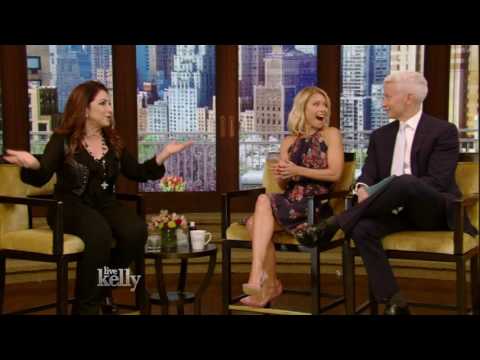 Gloria Estefan's First Kiss with Emilio Estefan