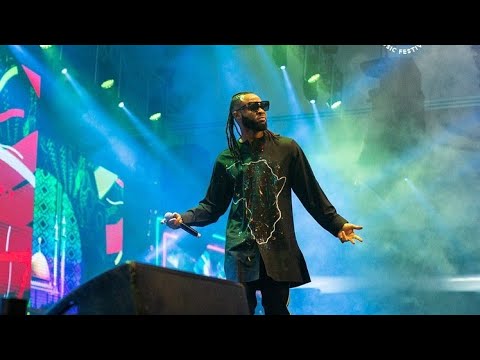 Flavour Live In Concert With Bovi, Neyo & Simi At FlyTimeMusic Festival Lagos