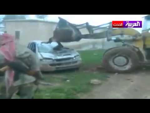 فيديو مسرّب لقوات النظام السوري وهي تمثّل بجثث الثوار