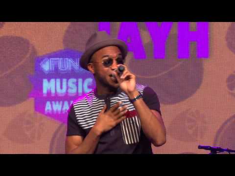 Jayh – Mooie Dag & Je Lijkt Op Iemand LIVE tijdens FunX Music Awards 2015