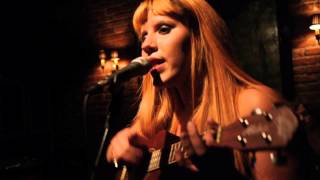 (You Always Fall for the) Green Eyed Guitar - Alih Jey LIVE at Piano Bar