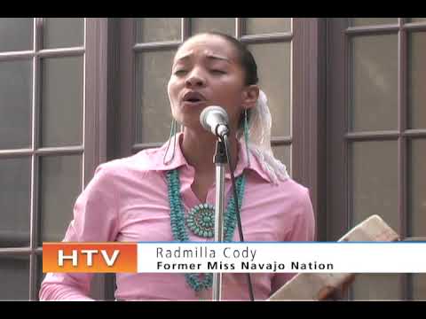 Radmilla Cody Performs at Heard Museum Navajo Weavers Marketplace