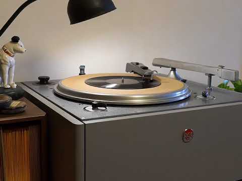 Blue Clarinet Stomp / Johnny Dodds' Trio