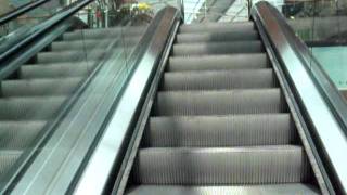 preview picture of video 'ThyssenKrupp escalator at Givatayim Mall in Givatayim'