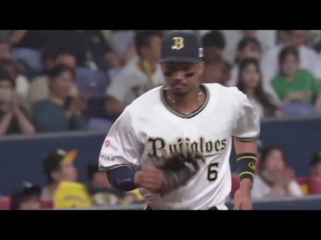 【3回表】ダイビングキャッチでアウトに!! バファローズ・宗佑磨が守備で魅せる!!   2024年6月11日 オリックス・バファローズ 対 阪神タイガース