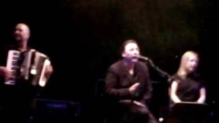 Revólver - "Dentro de tí" con lenguaje de signos.