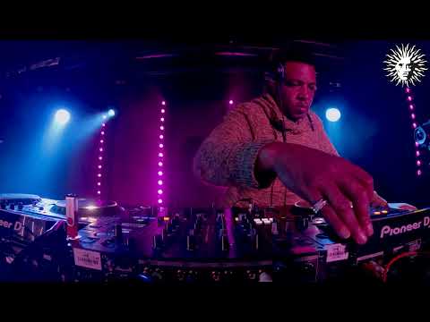 Beat Merchants (Jubbz w/ MC Juiceman) - Live from Planet V