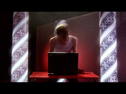 ERISAADE // Mimicry - Mehest sirgub naine