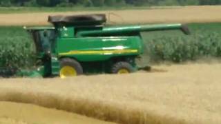 preview picture of video '2011 Wheat Harvest JD 9760sts'