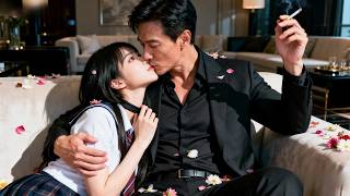 Nadat ze door haar vriend is bedrogen, wordt ze voor zich gewonnen door zijn machtige, toegewijde vader.