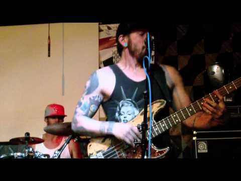 UGLY MEN - Penny pincher live @ olympia pizza