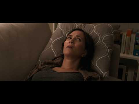 Downsizing character - Kristen Wiig