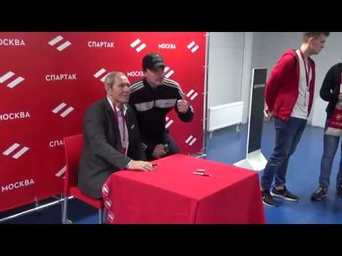 Легенда "Спартака" Вячеслав Старшинов до сих пор пашет на матчах красно-белых