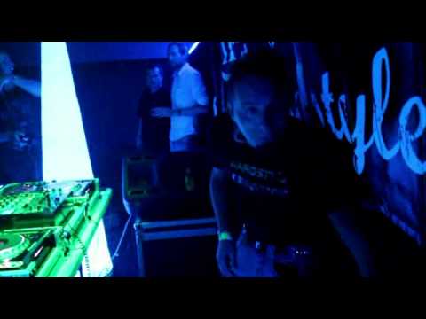 Live Daniele Mondello Le Redlight "History of Hardstyle" Paris, Part 4