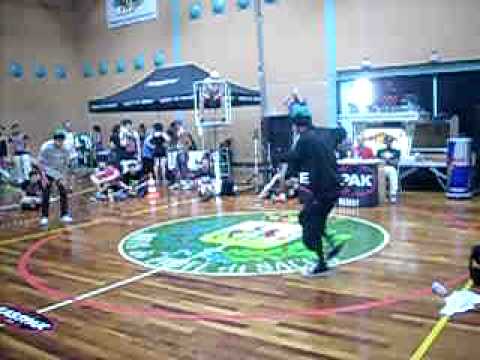 Benzyh (Right) @ Uk Bboy Championship Italy 2009 Selection