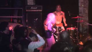 Barb Wire Dolls- I Wanna Know