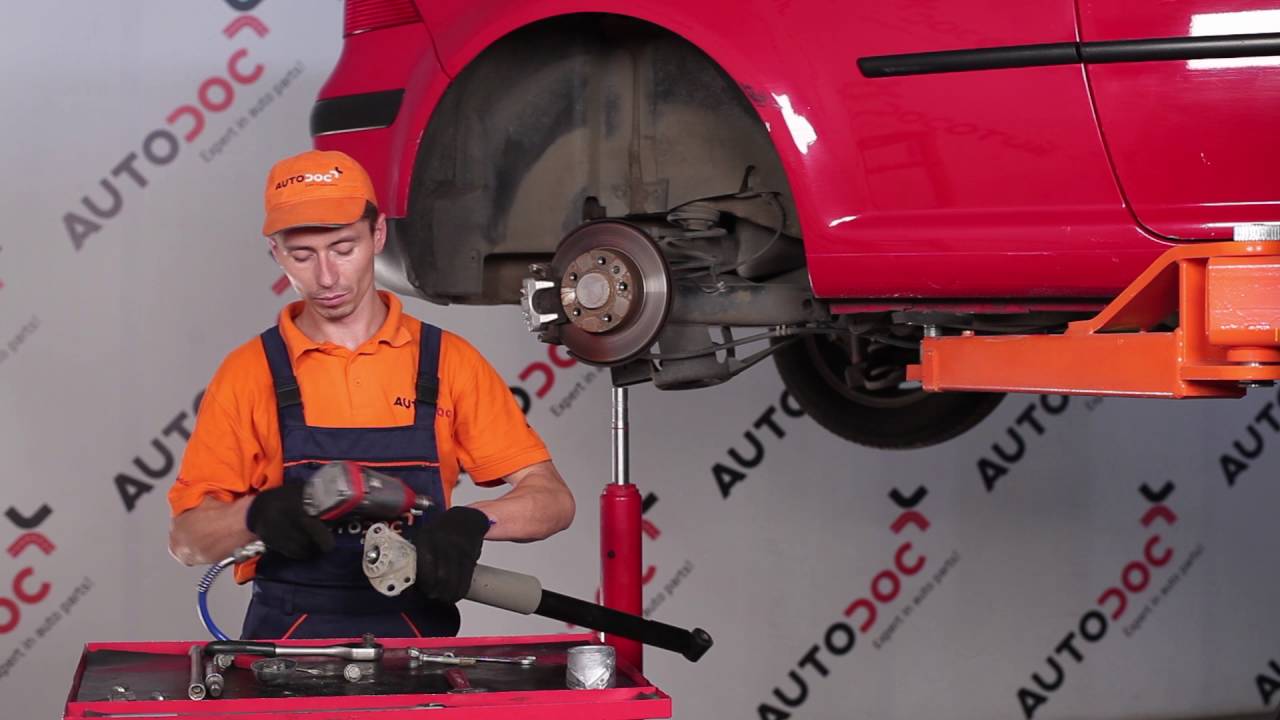 Hoe veerpootlager achteraan vervangen bij een VW Golf 4 – Leidraad voor bij het vervangen