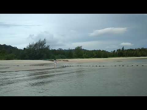 The horizon from beach