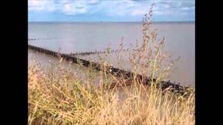 preview picture of video 'Corton, Suffolk, Erosion of cliff and beach.'